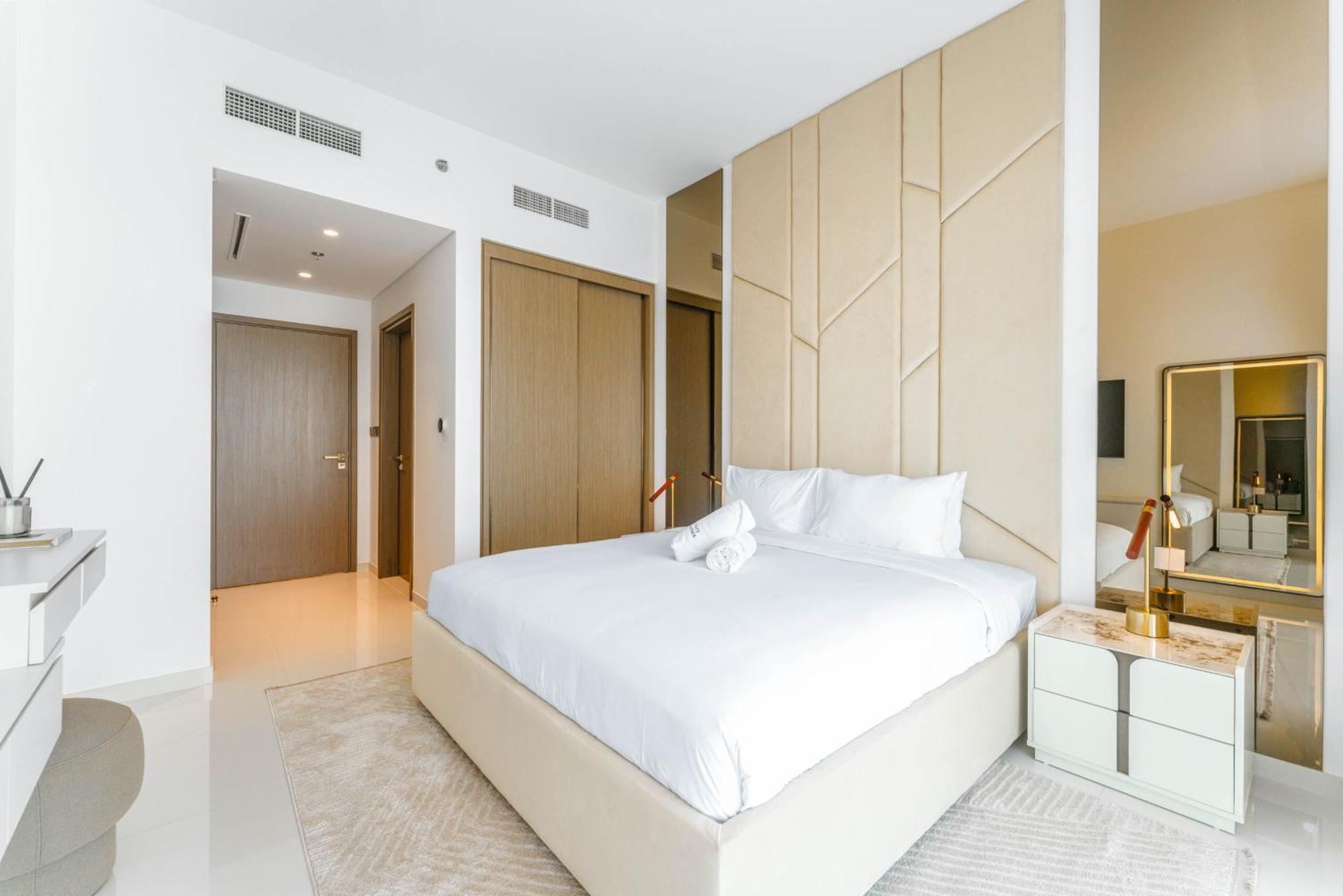 Apartment Seafront 3br With Maid's - Grand Bleu By Elie Saab *