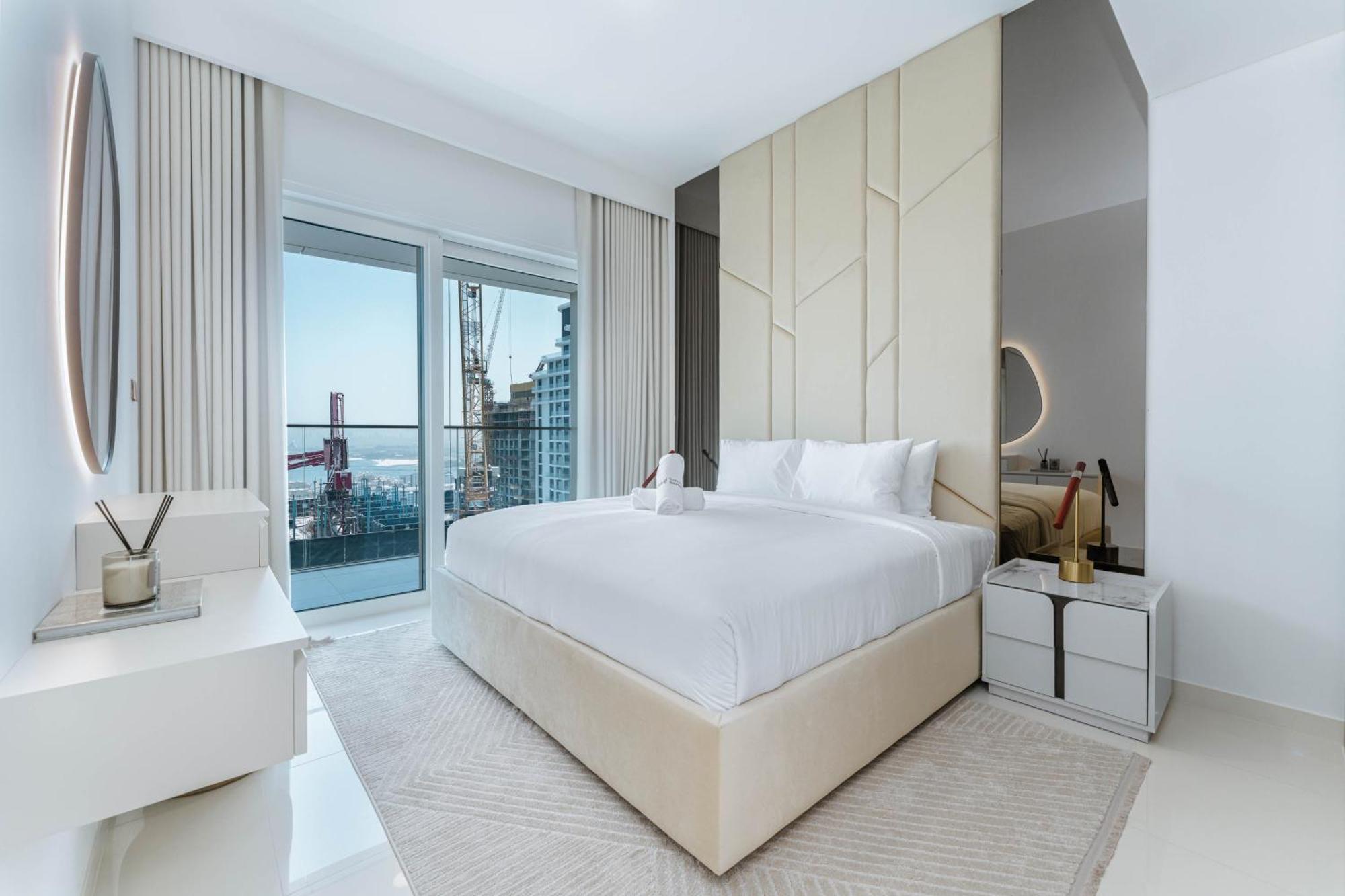 Seafront 3br With Maid's - Grand Bleu By Elie Saab Apartment Dubai